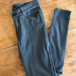 Joe’s Skinny Grey Legging